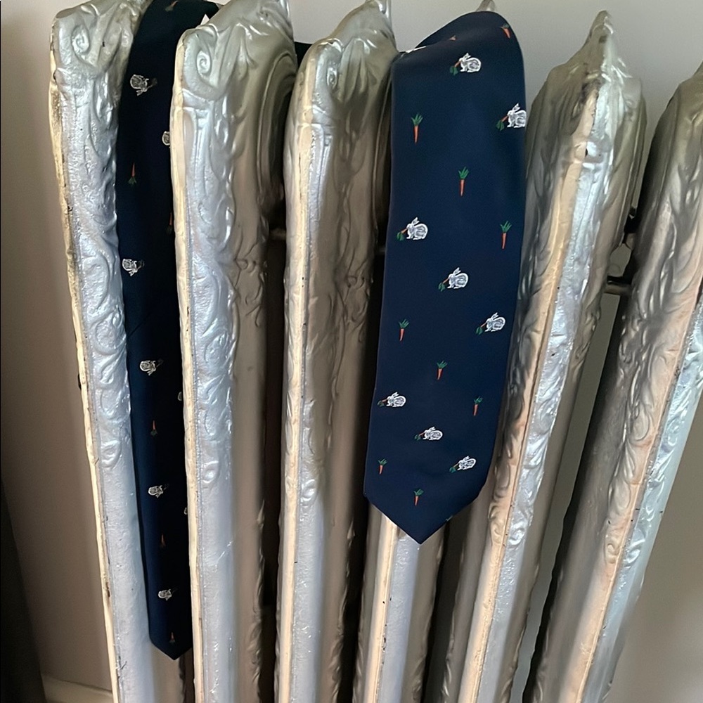 Kids Brooks brothers navy blue bunny tie